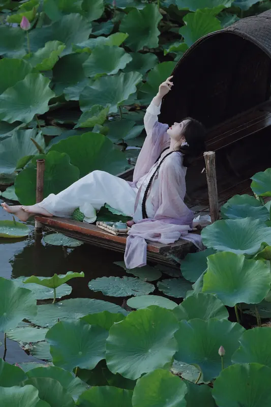 [YITUYU艺图语]2025.01.20 荷 瑶瑶 14